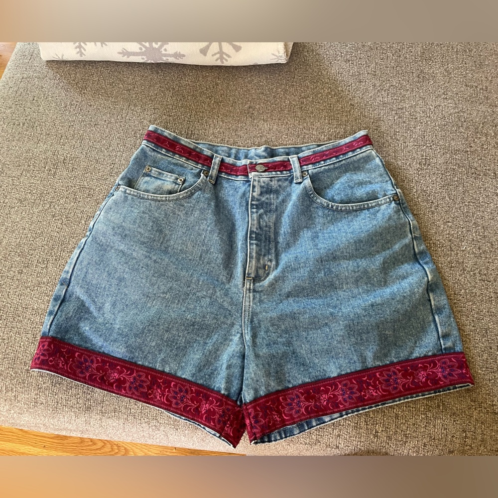 Bill Blass Vintage Ribbon Detailed Jean Shorts Size 10